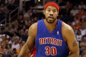 熊猫体育官方网站-风云突变底特律活塞冲刺阶段强势反弹，CBA季后赛版图或变，态度坚定，轮换策略成焦点