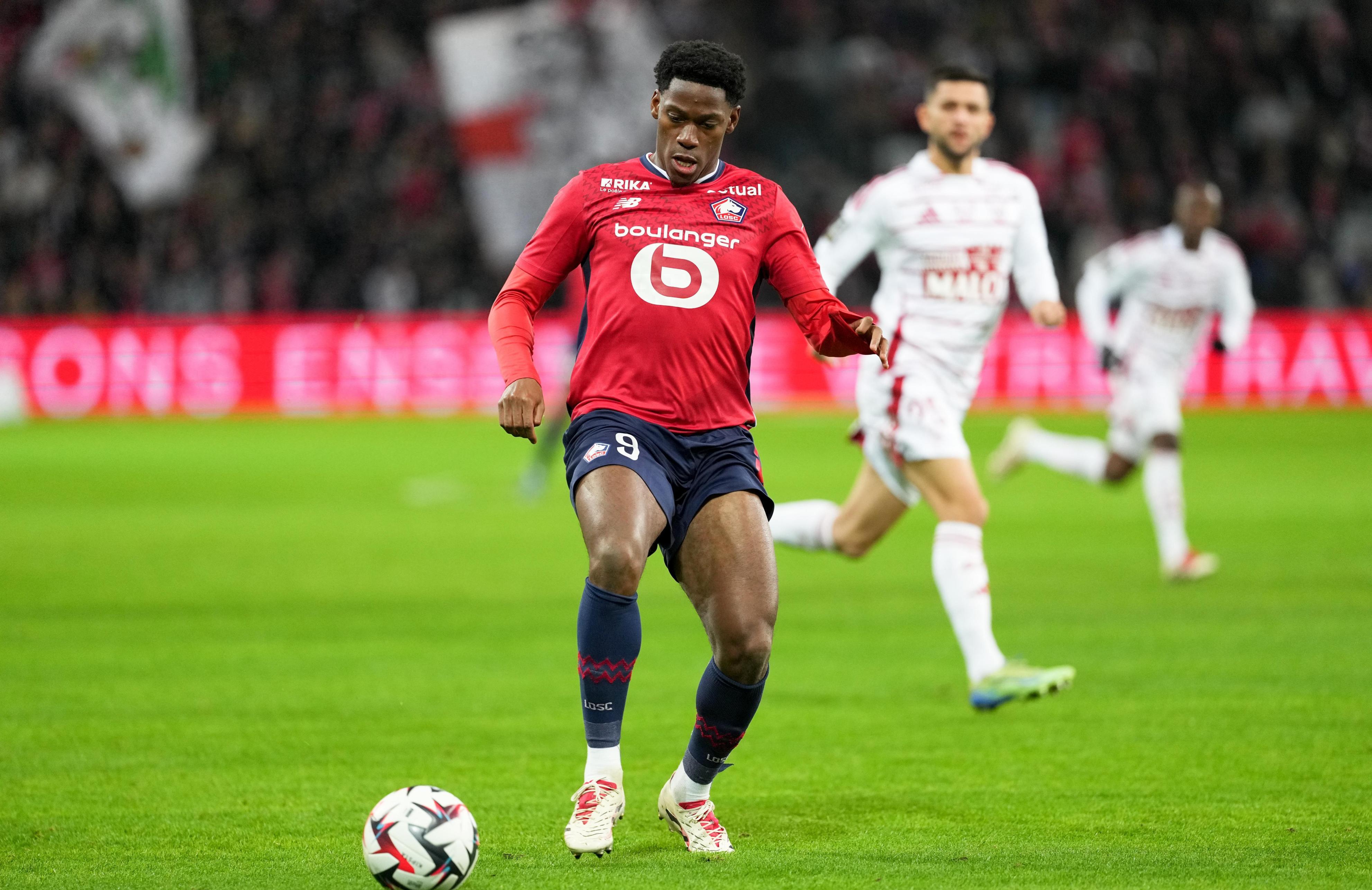 马赛发布备战花絮，今夜造点机会，欧联任务艰巨，轮换策略成焦点