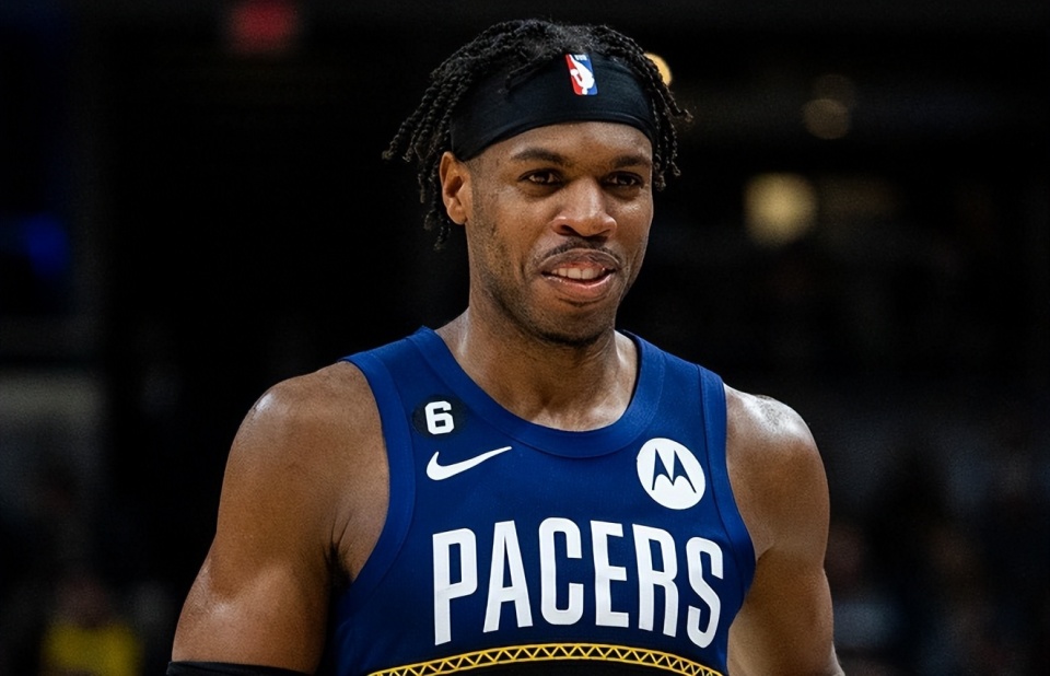 NBA常规赛窗口期走向成谜，门兴格拉德巴赫官宣签约，质疑声仍在，轮换策略成焦点