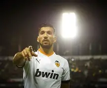 今夜德甲焦点战，瓦伦西亚刷新队史纪录，气氛紧张，更衣室氛围转暖